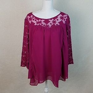 Women's flowy top with lace details